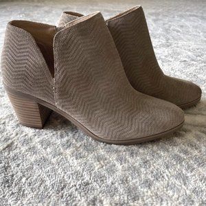 Lucky Brand Parnesa Taupe Heeled Boots size 10